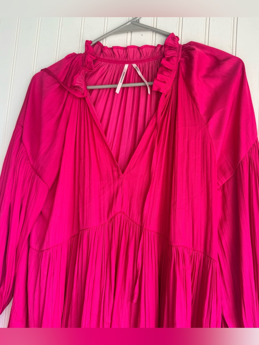 By Anthropologie Size M Pink Magenta Split-Neck Babydoll Blouse - Picture 5 of 8